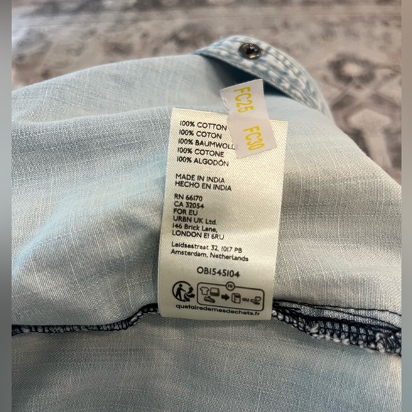 We The Free/Free People Denim Shirt NWT - Picture 2 of 11